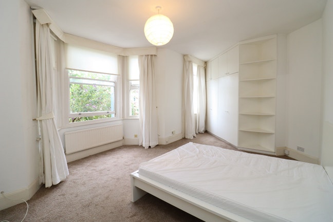Huge Room in Sheperd's Bush! Westfield! Main Photo