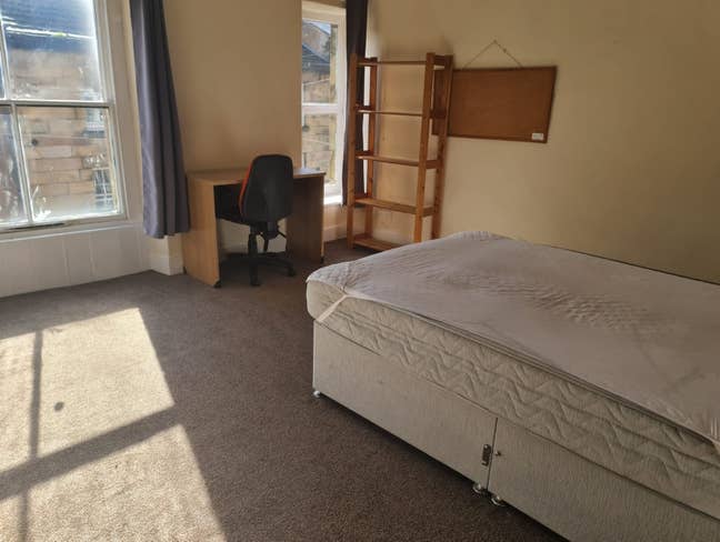 5 bedroom flat with two shower and toilet  Main Photo