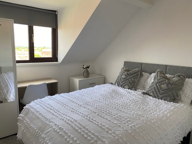 Ensuite Room Super Close to City! Main Photo