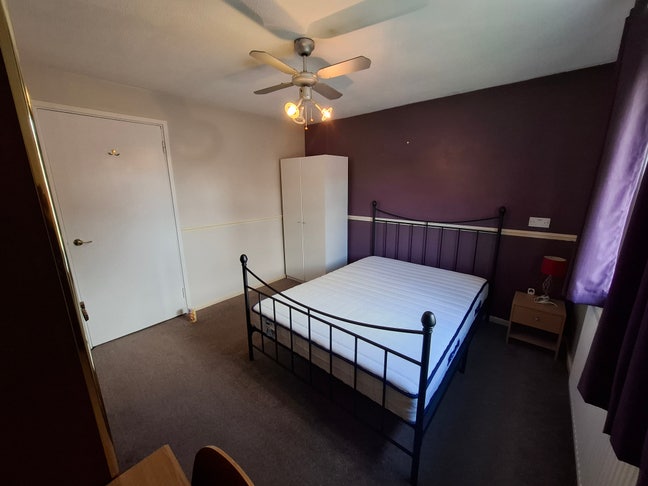 Lovely Double Room To Rent Main Photo