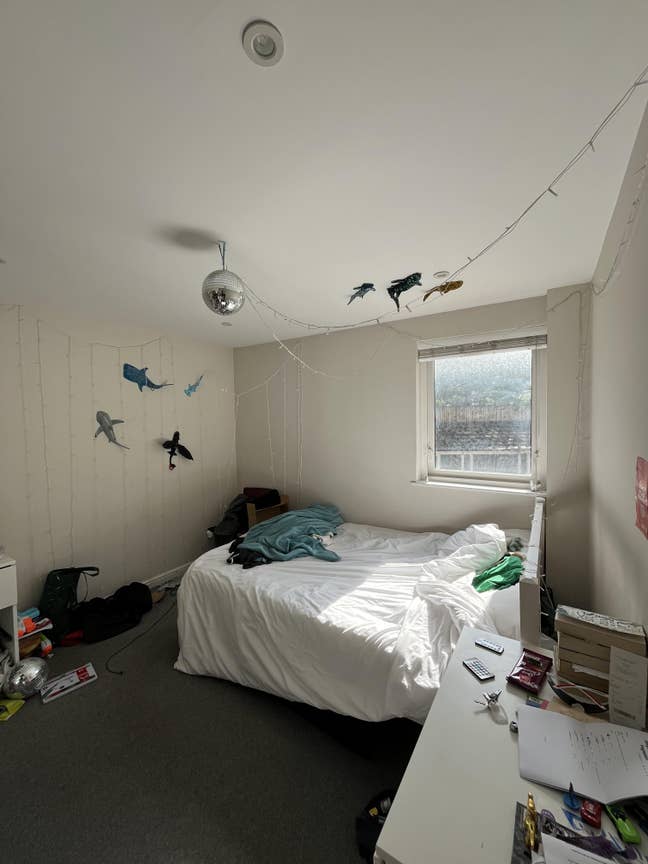 Sunny Room Just off Leith Walk Available for Rent  Main Photo