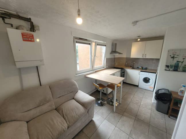 Double Room Available in Bow E3  Main Photo