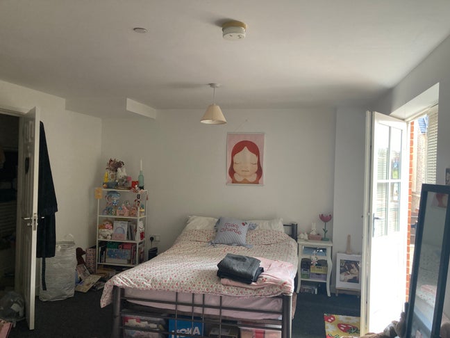 2 Spacious En-suite Rooms in 6 bedroom house share Main Photo