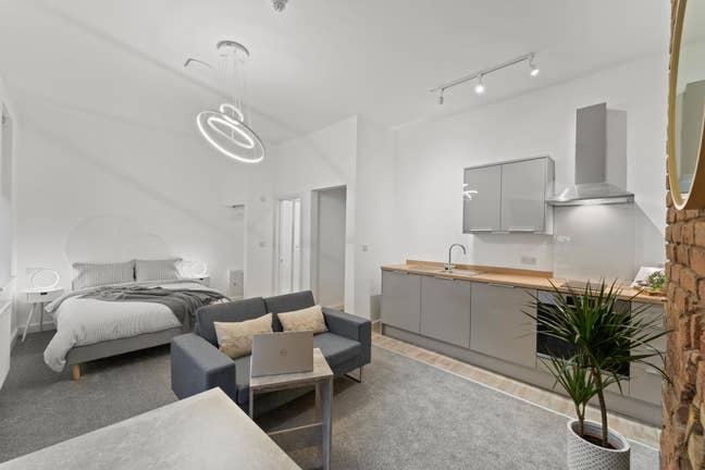 Studio Flat - Suitable for Couples - Close to City Main Photo