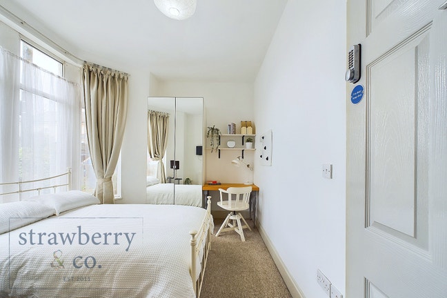 Blackhorse Road | Large Dbl | Ensuite Main Photo