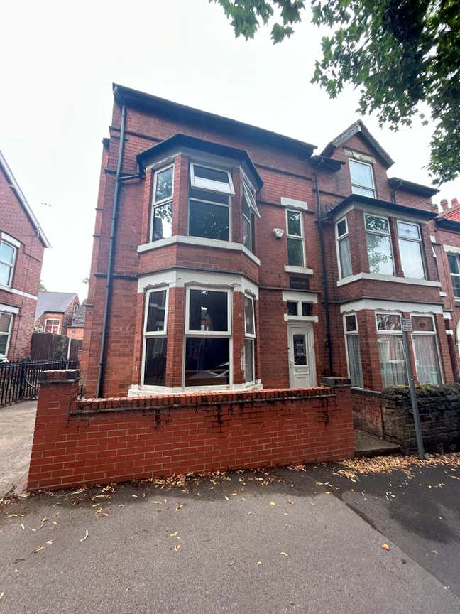 5-Bedroom Shared House in Lenton – £95pw Main Photo