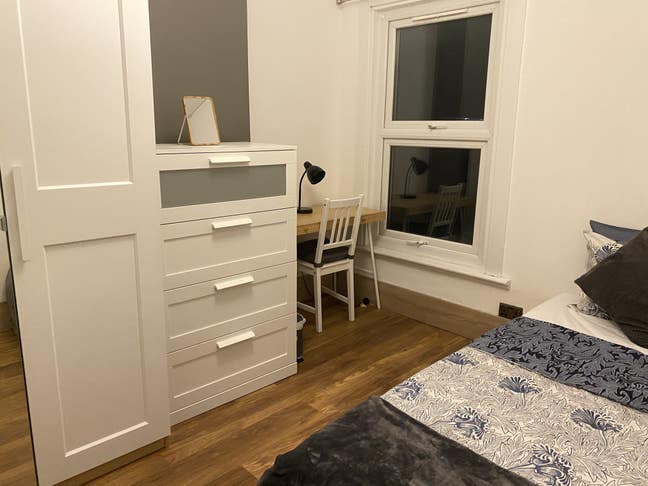Bright clean room in safe Cul de sac area Main Photo