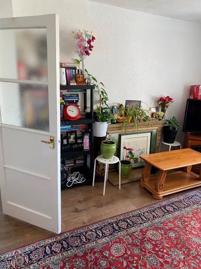 🌟 Bright 2-Bedroom Flat with Balcony – TW4  Main Photo