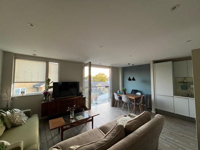 Short Sublet Available in Ensuite Room Main Photo