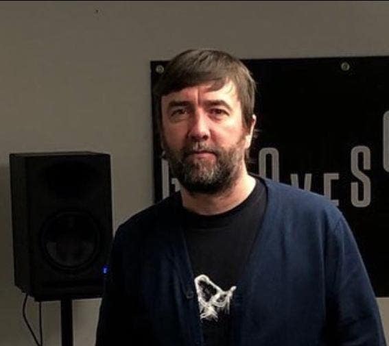 Professional Male seeks a double room Main Photo