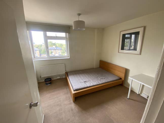 Double room in ex-council flat near Brixton Tube Main Photo