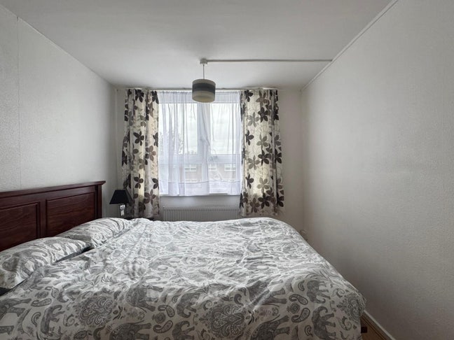 HUGE ROOM! 5mins Walk Thameslink & Northern Line! Main Photo