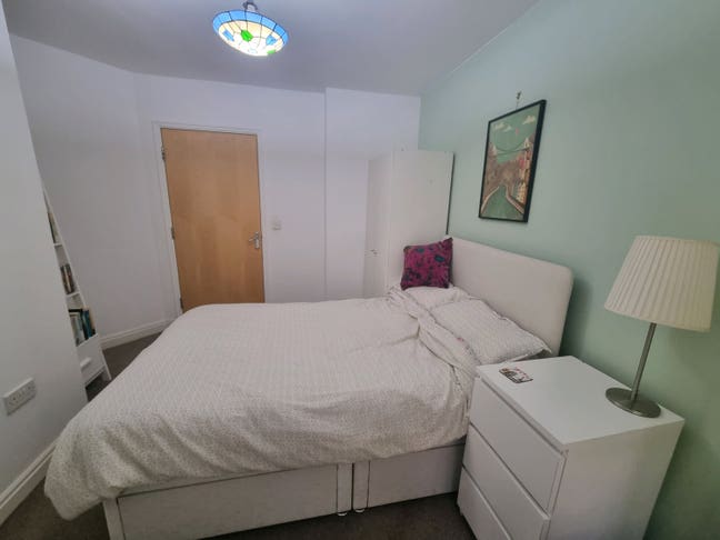 Double room in leafy area Main Photo