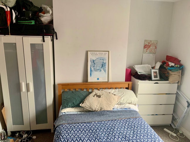 Large double room in professional house Main Photo