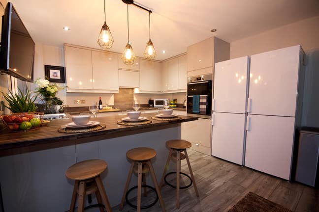 Double Room with Ensuite - Excellent Location Main Photo