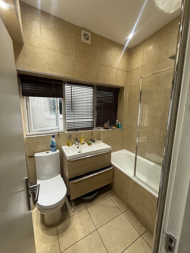 Looking for new house share mates!  Main Photo