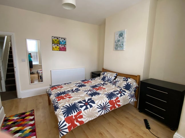 Fab Ensuite Room, friendly house, all bills inc! Main Photo