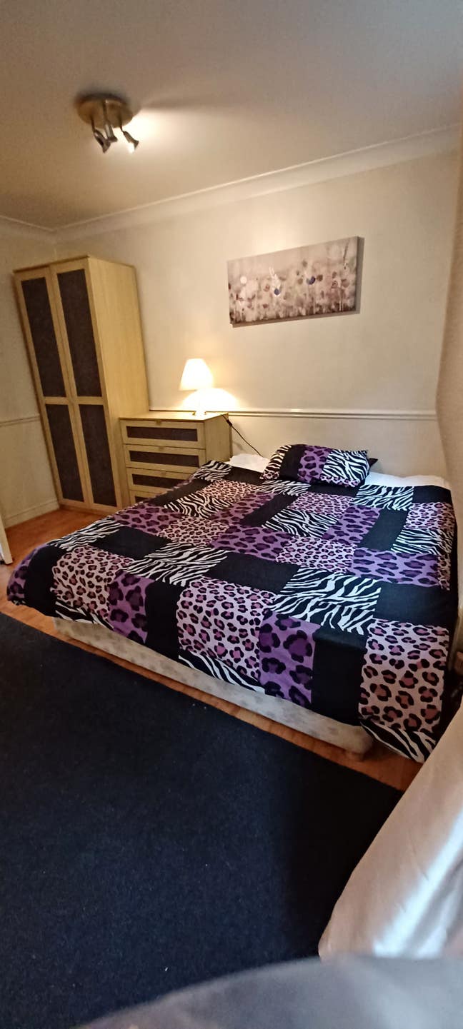 Lovely Big Room with shower and Garden  Main Photo