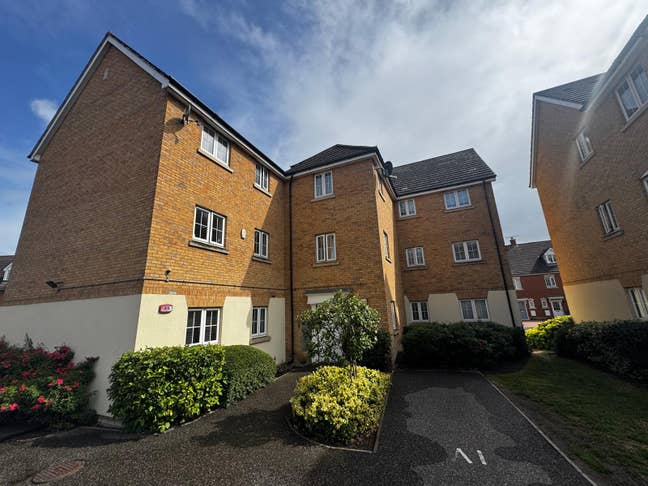 Delightful two bedroom ground floor apartment  Main Photo
