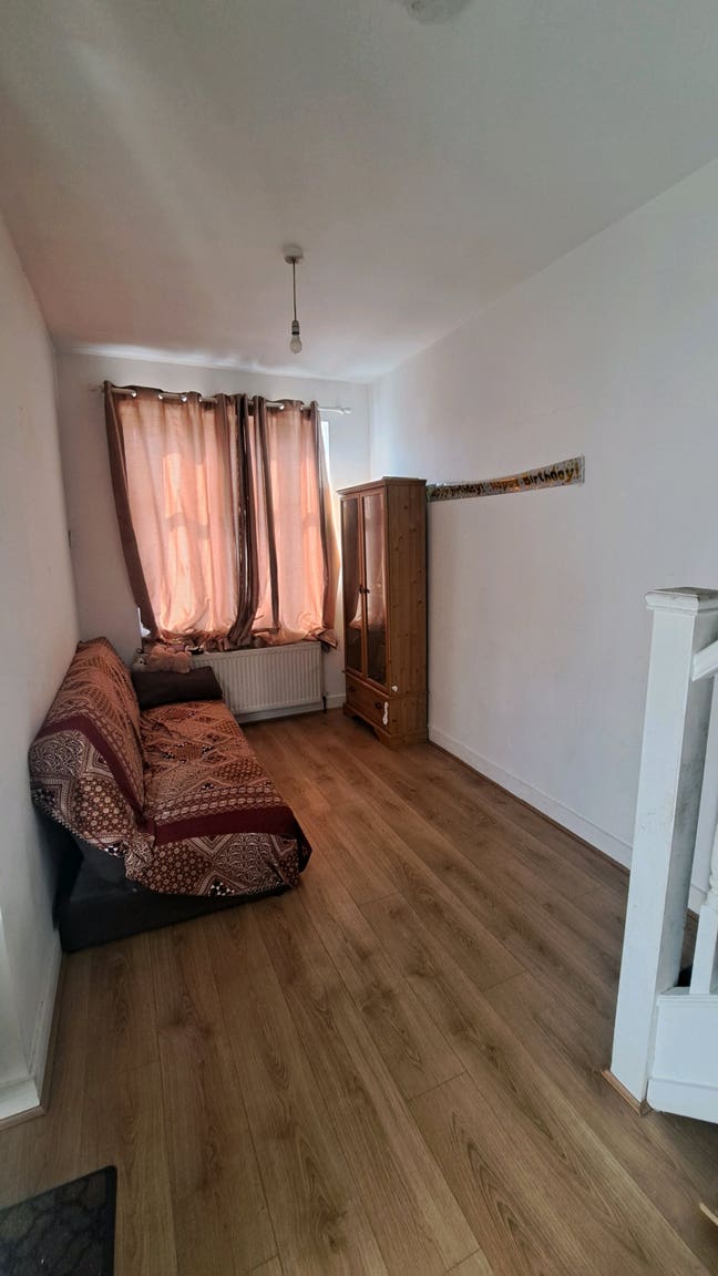 Single Box room Main Photo