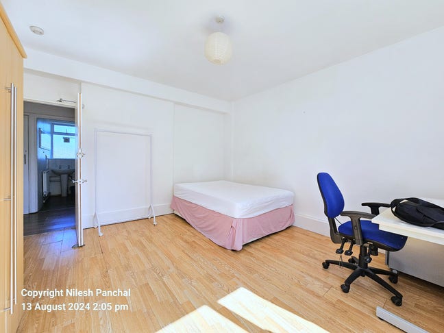 4 Bedroom flat in NW1 Main Photo
