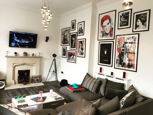 Spacious 2-Bedroom Flat - Whole Property Available Main Photo