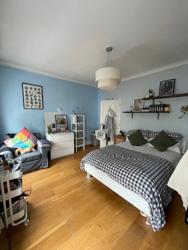 Lovely Spacious Room for Couple/ Individual Main Photo