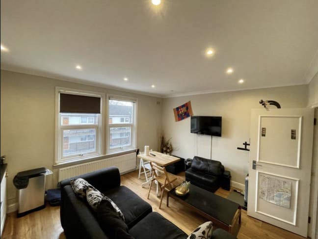 Lovely Double Room in Barons Court   Main Photo