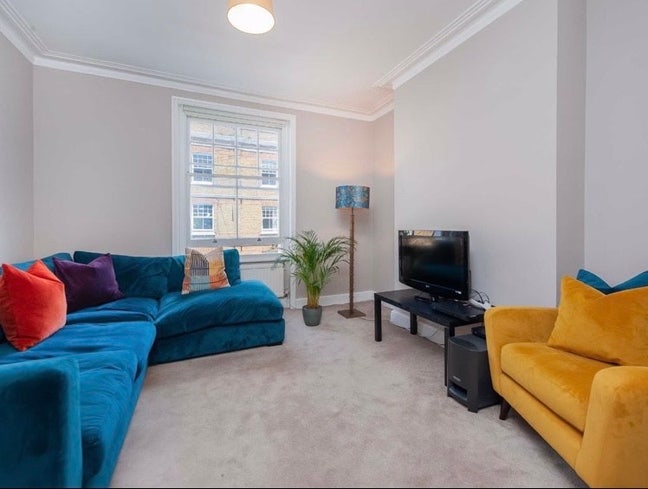 Double bedroom to rent in Parsons Green Main Photo