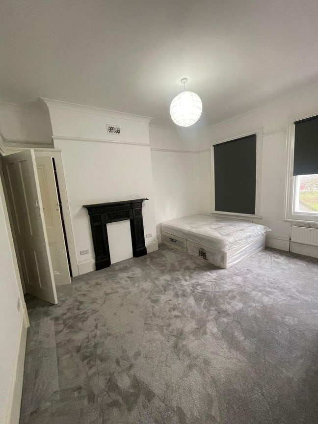 Nice Room in Greenwich-5mins to Greenwich Uni!  Main Photo