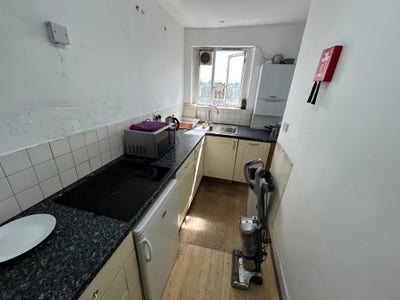  Double Ensuite Room Shepherds Bush W12 (Gold)  Main Photo