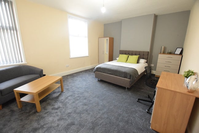 Spacious double Room Coming soon B12 Main Photo