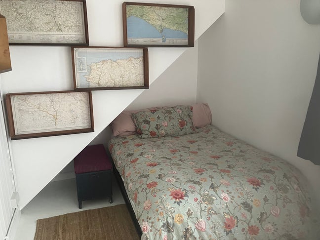 Large double room with own courtyard  Main Photo