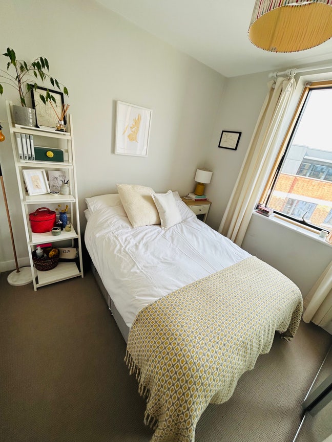 Cosy double room in gorgeous Bethnal Green flat  Main Photo