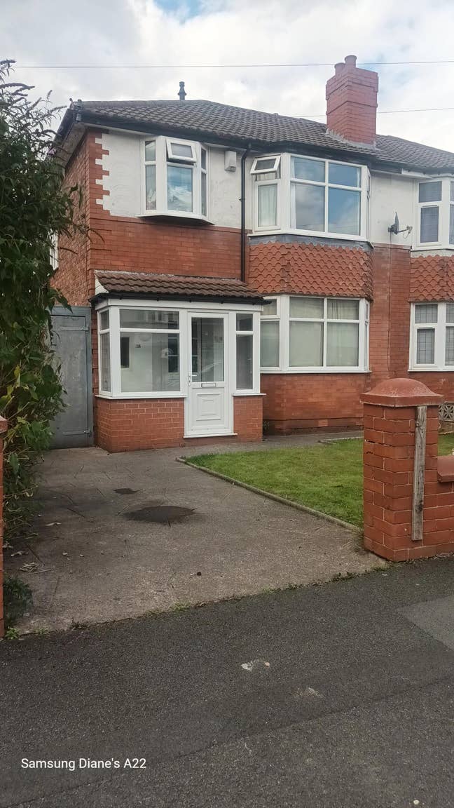 Professional Male houseshare Fallowfield  Main Photo