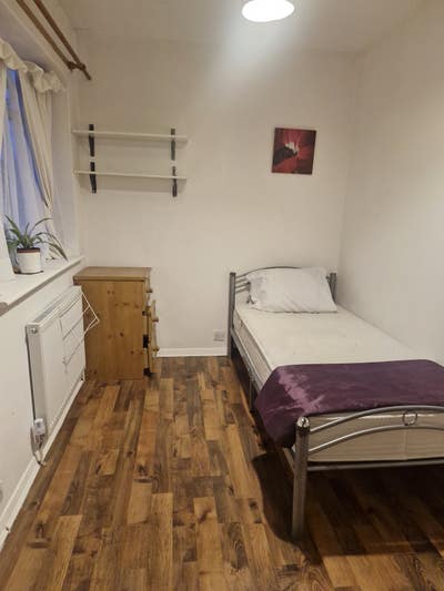 Lovely spacious single room  Main Photo