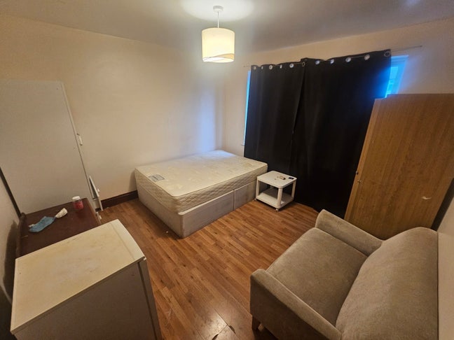 🛏️ 2 Large double rooms to let in - Neasden  Main Photo