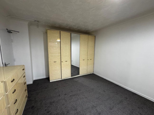 No Deposit Option. Double Room- Bills Included Main Photo