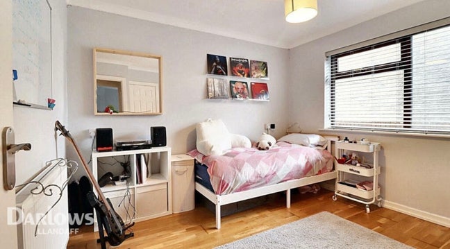 1 Double Bedroom up for grabs in Llandaff.  Main Photo
