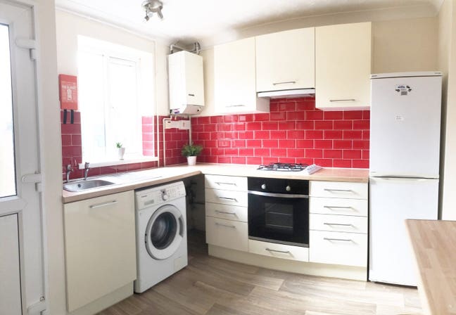 4 Bed - 7 Min from UEA Main Photo
