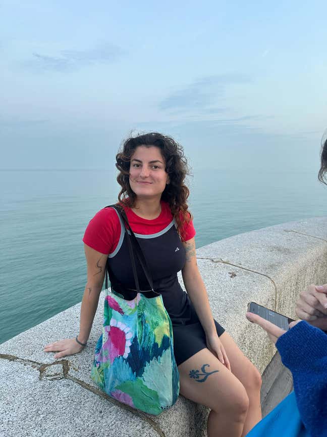 28yr old girl looking for friendly houseshare Main Photo