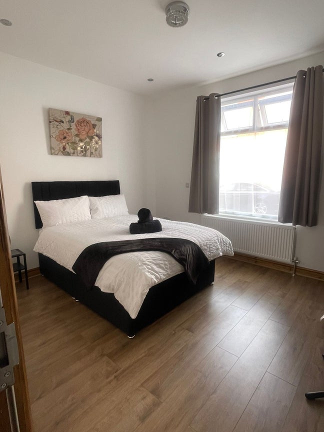 Newly Refurbished 4 Bedroom Terraced House   Main Photo