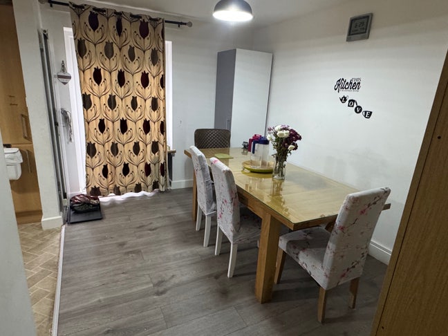 Cozy Furnished room for rent with Private Bathroom Main Photo