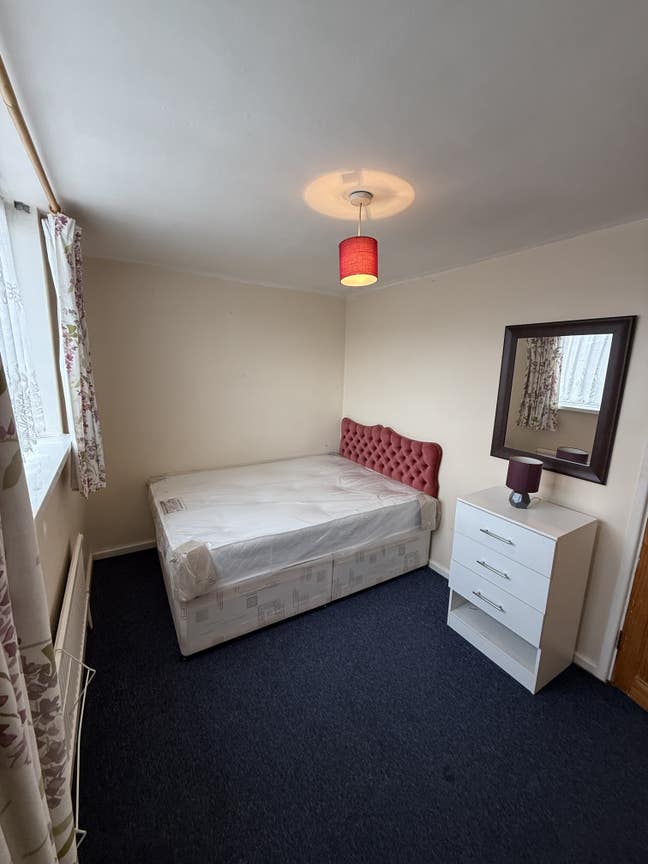 Double room to rent  Main Photo