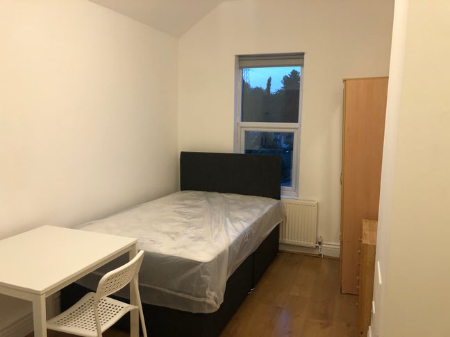 Self-Contained Studio - £695 inc bills Main Photo