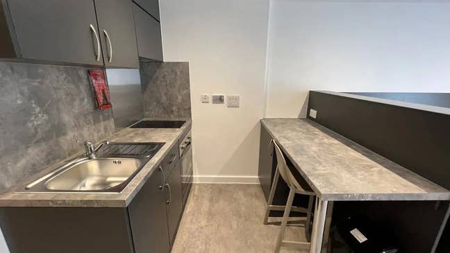 Replacement Tenancy: Studio Apartment in Westgate  Main Photo