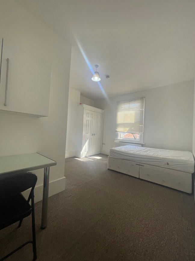 Spacious en-suite room All bills icd!!!!! RG1 4RA Main Photo