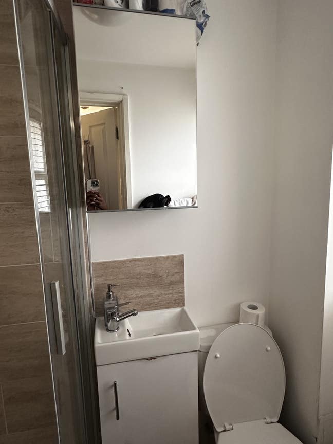 Double en-suite room available for female student Main Photo