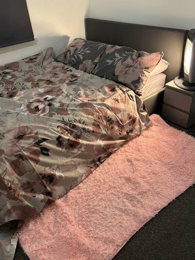 One double room in two bedroom flat Main Photo