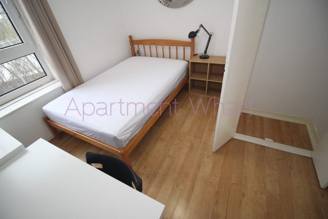 Single bed room with great access to city Main Photo